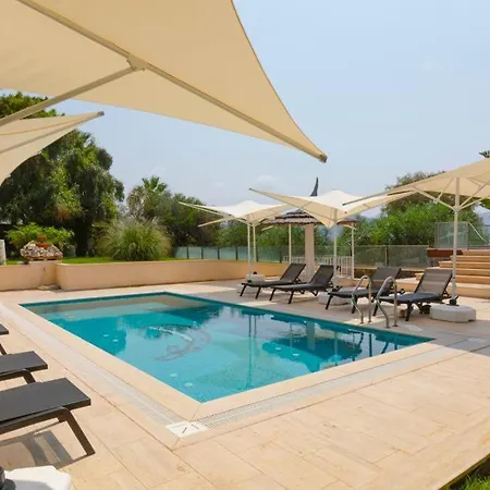 Farrys Boutique & Club - Hotel *