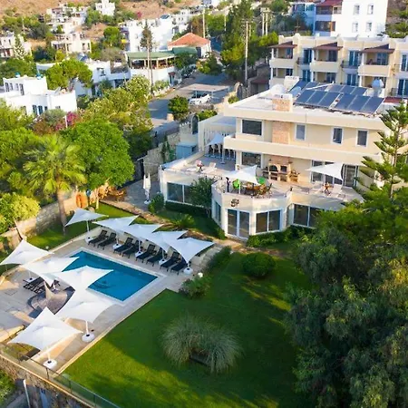 Farrys Boutique & Club -