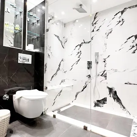 Farrys Boutique & Club - Hotel *