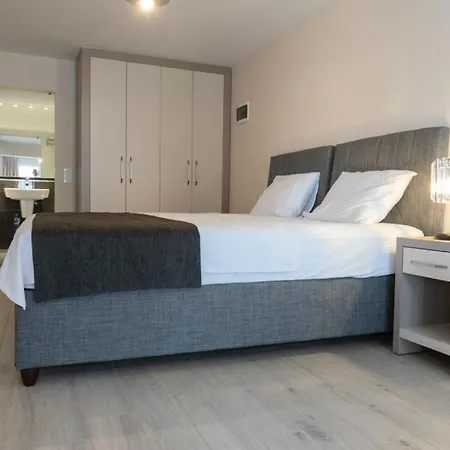 Hotel Farrys Boutique & Club -