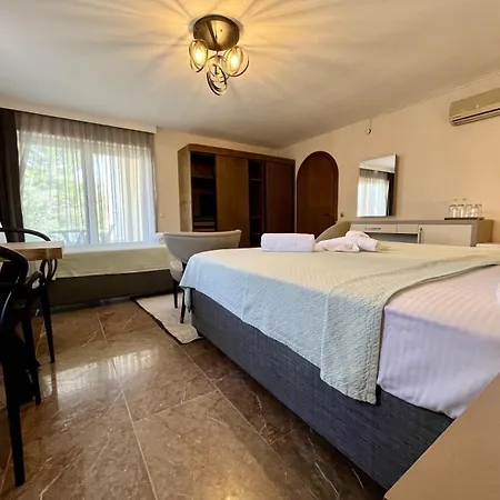 Farrys Boutique & Club -