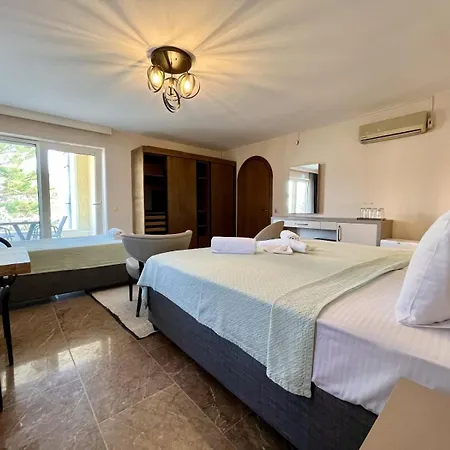 Hotel Farrys Boutique & Club -