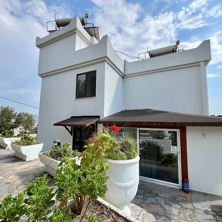 Farrys Boutique & Club - * Yalıkavak