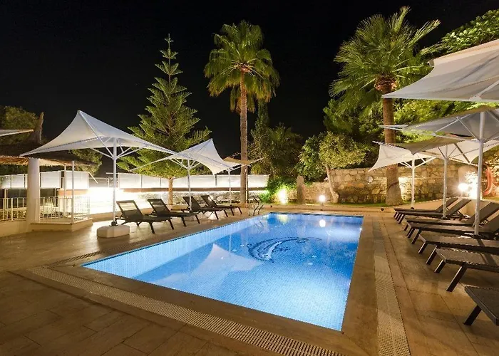 Farrys Boutique & Club - יאליקאבאק