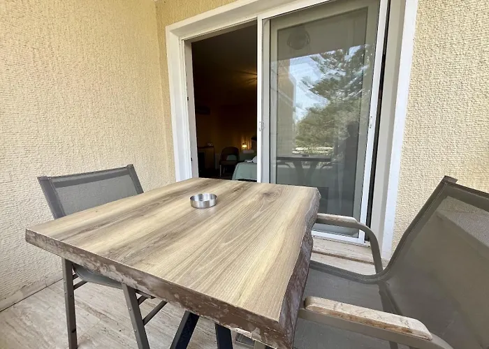 Farrys Boutique & Club - יאליקאבאק