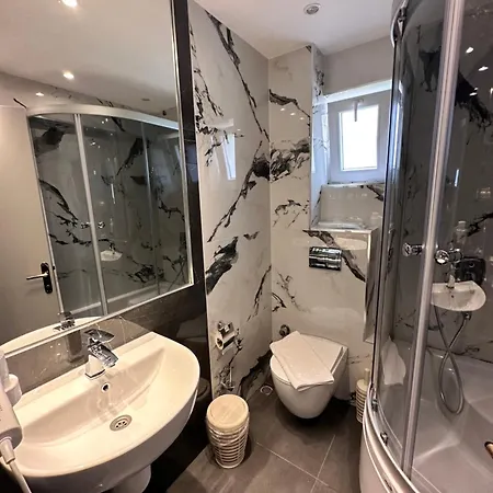 Farrys Boutique & Club - Yalikavak