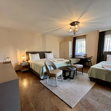 Farrys Boutique & Club -