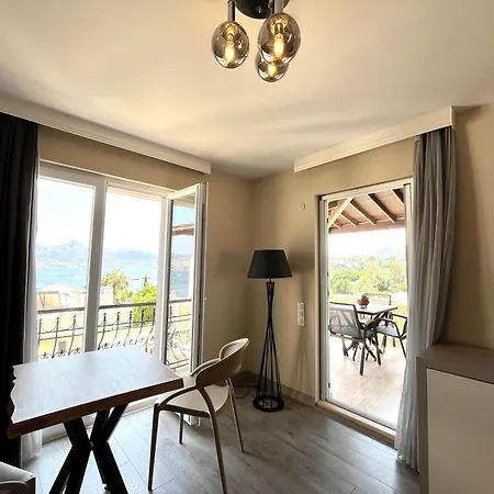 Otel Farrys Boutique & Club - *