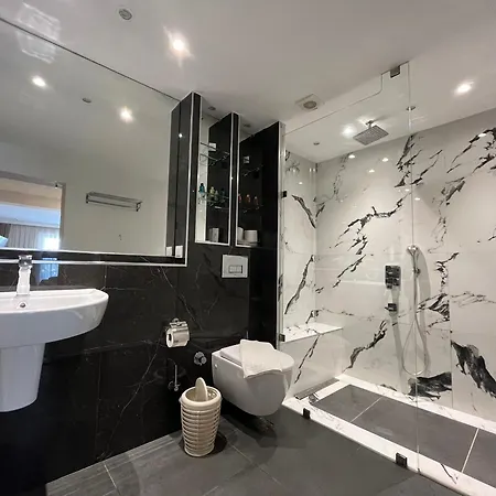 Farrys Boutique & Club - * Yalıkavak