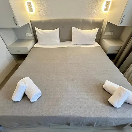 Farrys Boutique & Club - Yalikavak