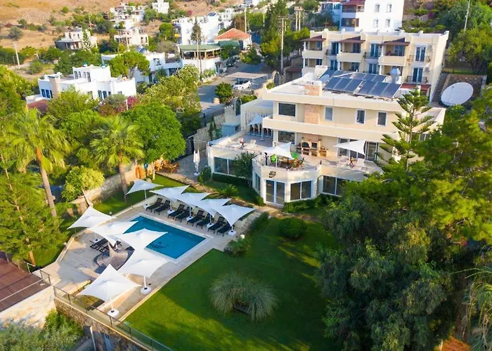 Farrys Boutique & Club -