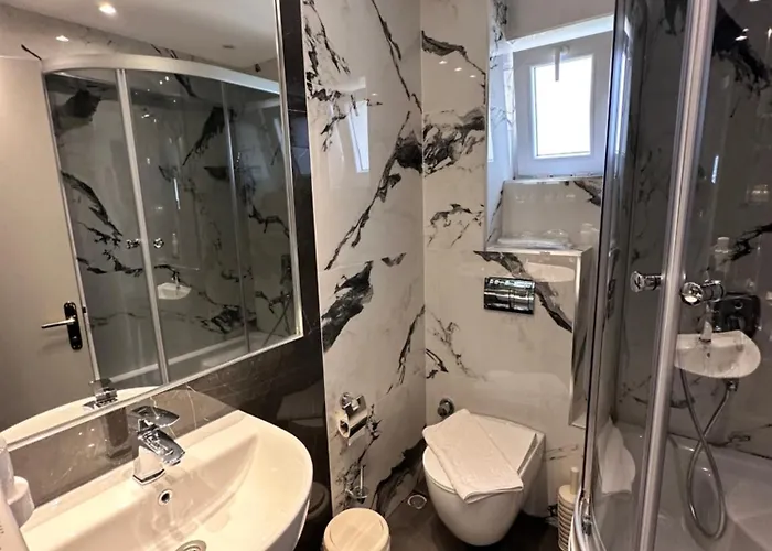 Farrys Boutique & Club - Yalıkavak