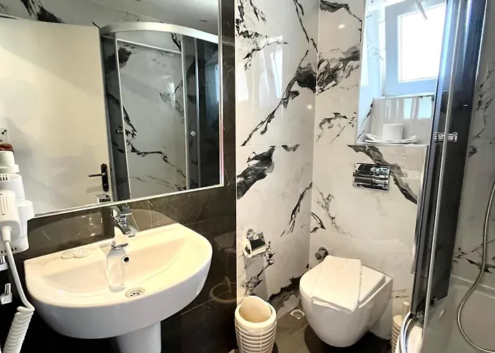 Hotel Farrys Boutique & Club -