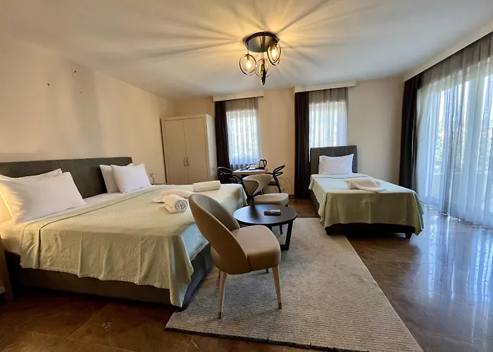 Farrys Boutique & Club - Hotel *