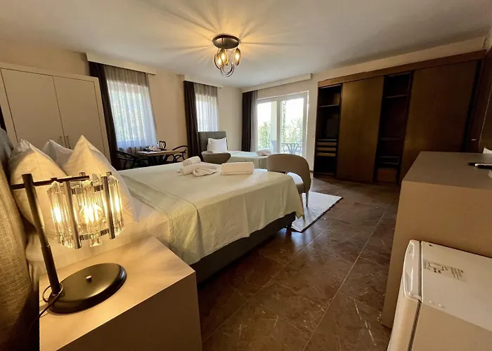 Farrys Boutique & Club - Hotel *