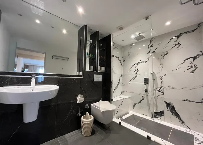 Farrys Boutique & Club - * Yalıkavak