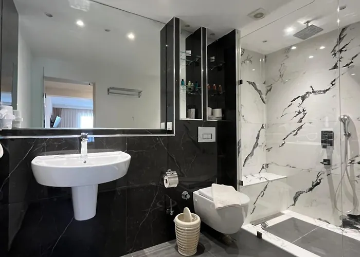 Farrys Boutique & Club - Hotel